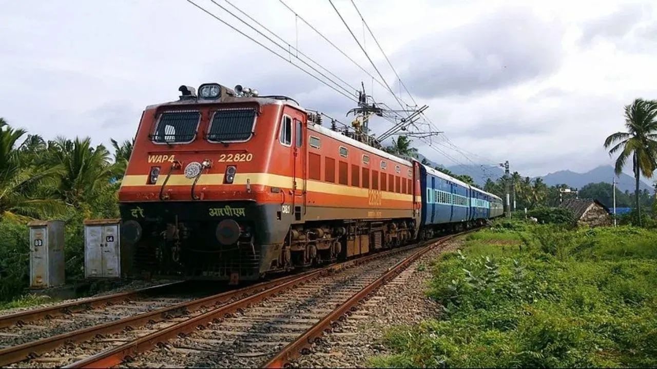 100 Special Trains for Diwali and Chhath: Stress-Free Travel This Festival Season!