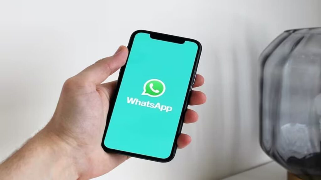 WhatsApp Beta Unveils New Feature to Block Unknown Messages!