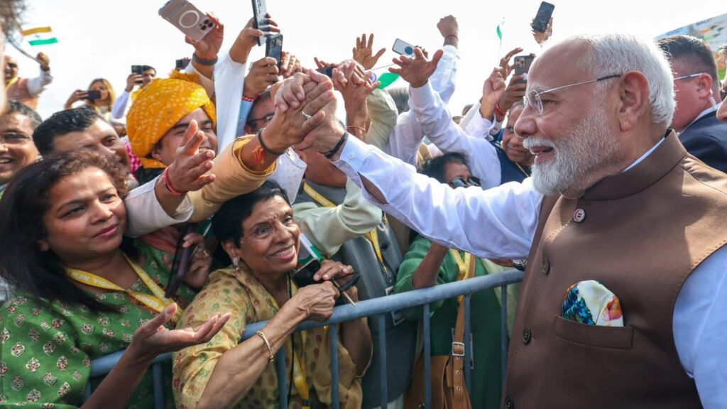 PM Modi Arrives in America: Indian Immigrants Give Warm Welcome in Philadelphia Ahead of QUAD Summit