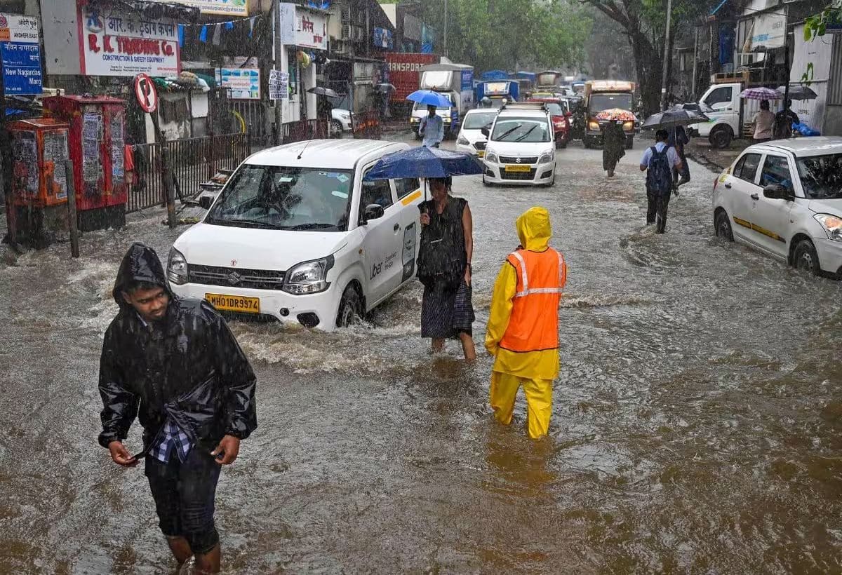 Severe Flooding Hits Mumbai as Heavy Rain Sparks Red Alert