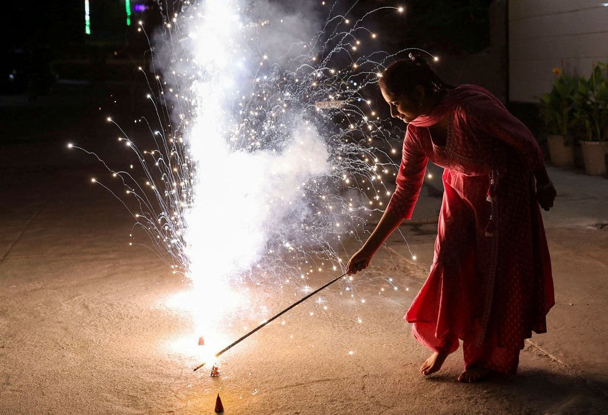 Diwali 2024 Dates: October 31 or November 1? Find Out Now!