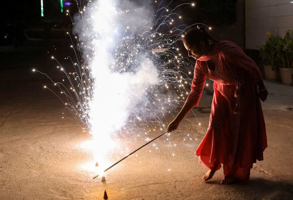 Delhi's Firecracker Ban Ahead of Diwali: No Online Sales or Deliveries!