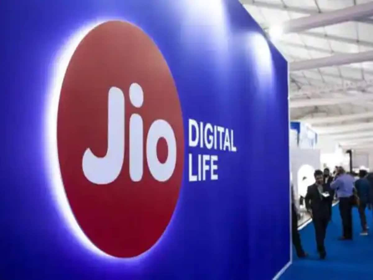 Grab Jio's Diwali Dhamaka: Enjoy a Year of Free Air Fiber!