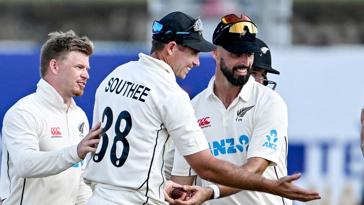 Unbelievable Flying Catch by 35-Year-Old Bowler - Must Watch!