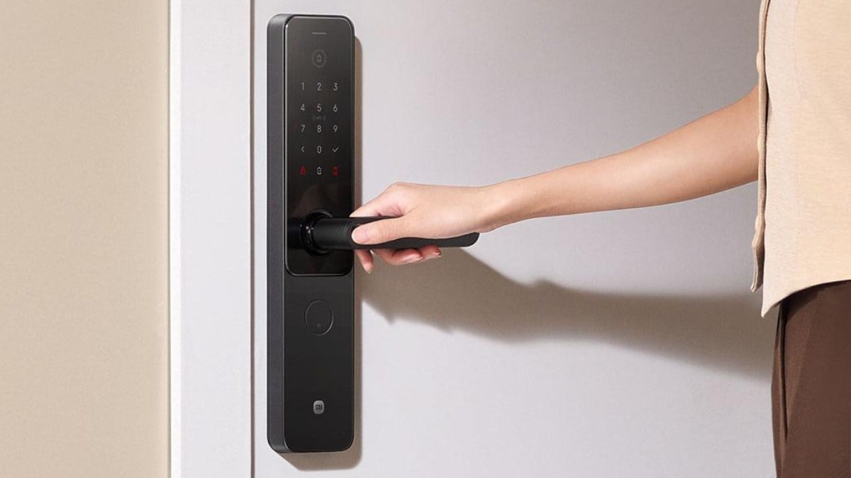 Xiaomi Unveils Smart Door Lock: Unlock with Mobile, Fingerprint & Smartwatch – Price Inside!