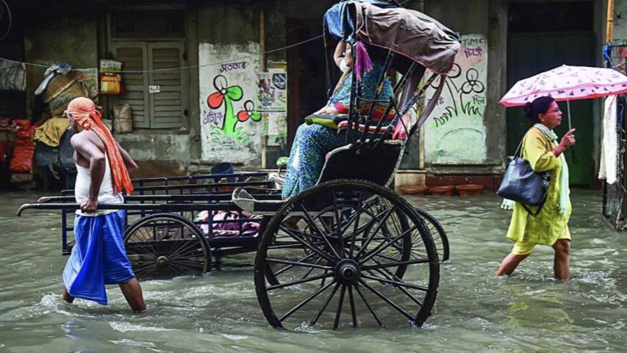 আগামী তিনদিন অতি ভারী বৃষ্টি দক্ষিণবঙ্গে, দুর্যোগের শেষ কবে? আবহাওয়ার খবর