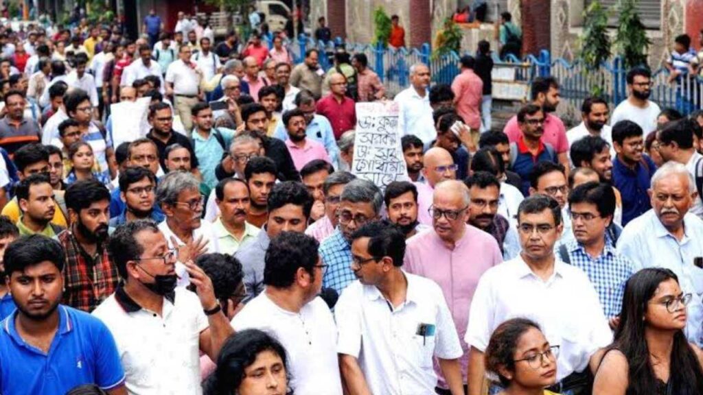 এবার কর্মবিরতির হুঁশিয়ারি সিনিয়র ডাক্তারদের! আরও চাপের মুখে রাজ্য সরকার