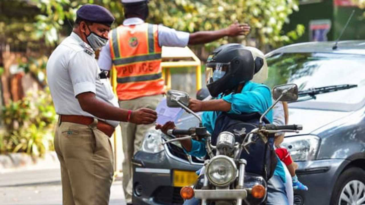 ট্রাফিক চালানে ৫০% ছাড়, পুজোর আগেই দারুণ স্কিম চালু সরকারের