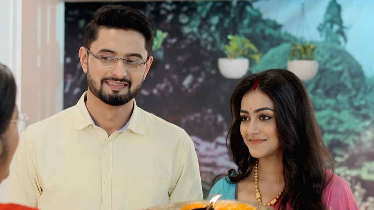 তলানিতে TRP, বন্ধ হচ্ছে 'কে প্রথম কাছে এসেছি' সিরিয়াল? প্রথমবার মুখ খুললেন মোহনা