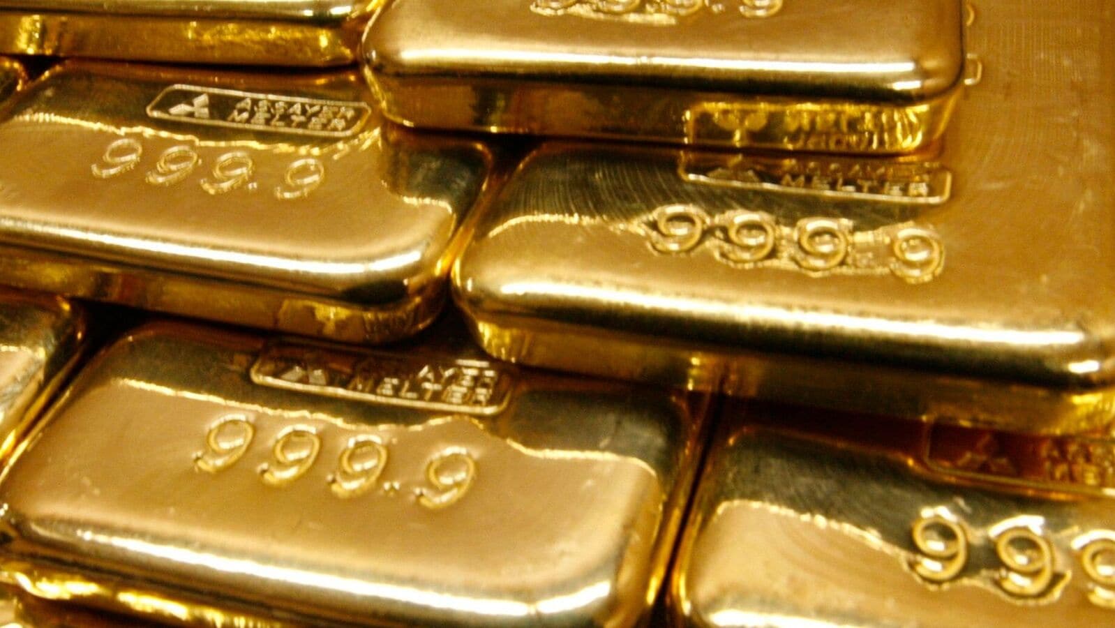 MCX Gold Price Dips Amid US Rate Cut Adjustments & Middle East Tensions - Today’s Update