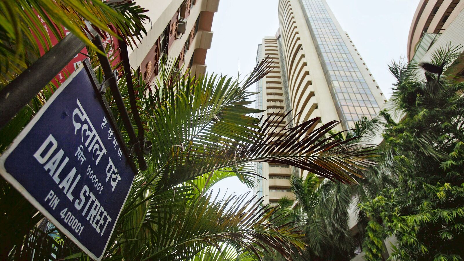 Sensex Plummets: Indian Stock Market Hits August Lows – Is a Deeper Decline Coming?