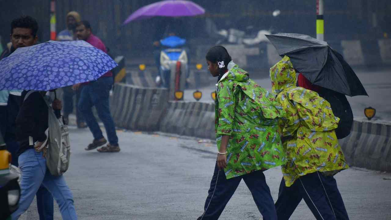 bangalore school holiday schools closed today due to waterlogging and heavy rainfall