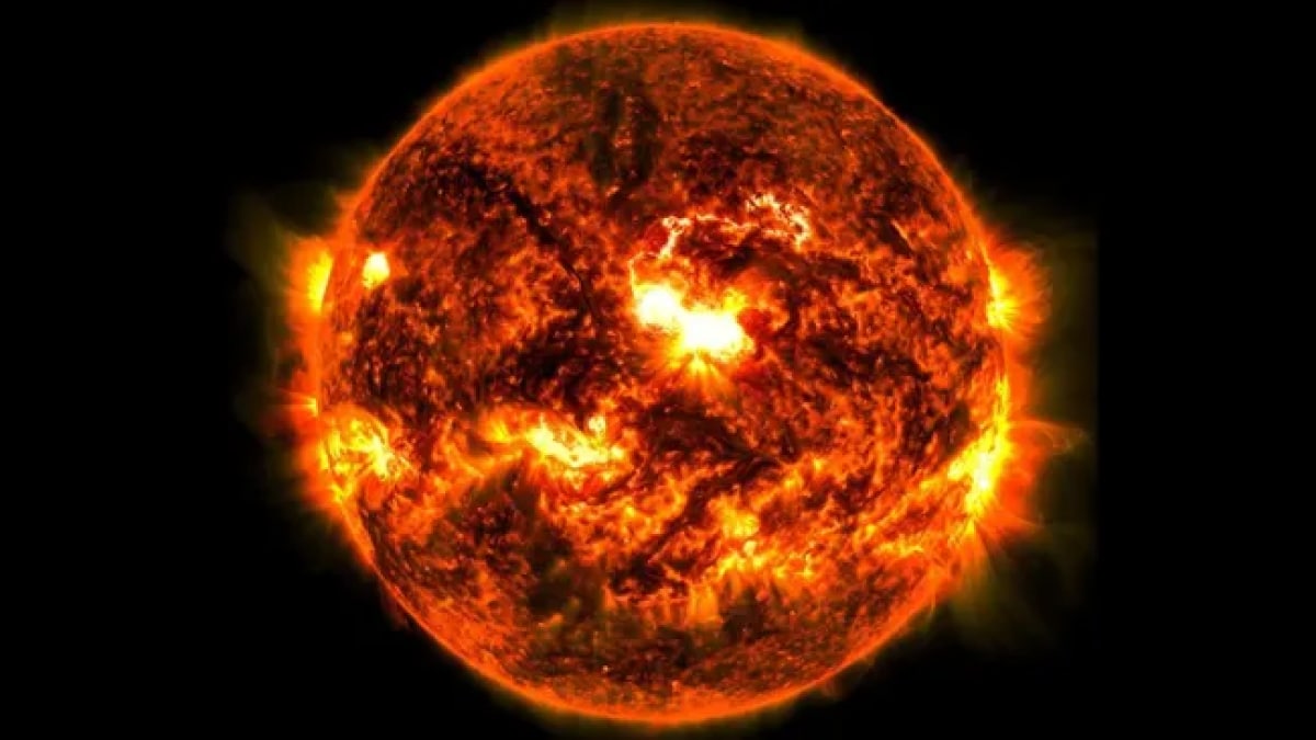 Massive Solar Storm Strikes Earth: Double Impact on America!