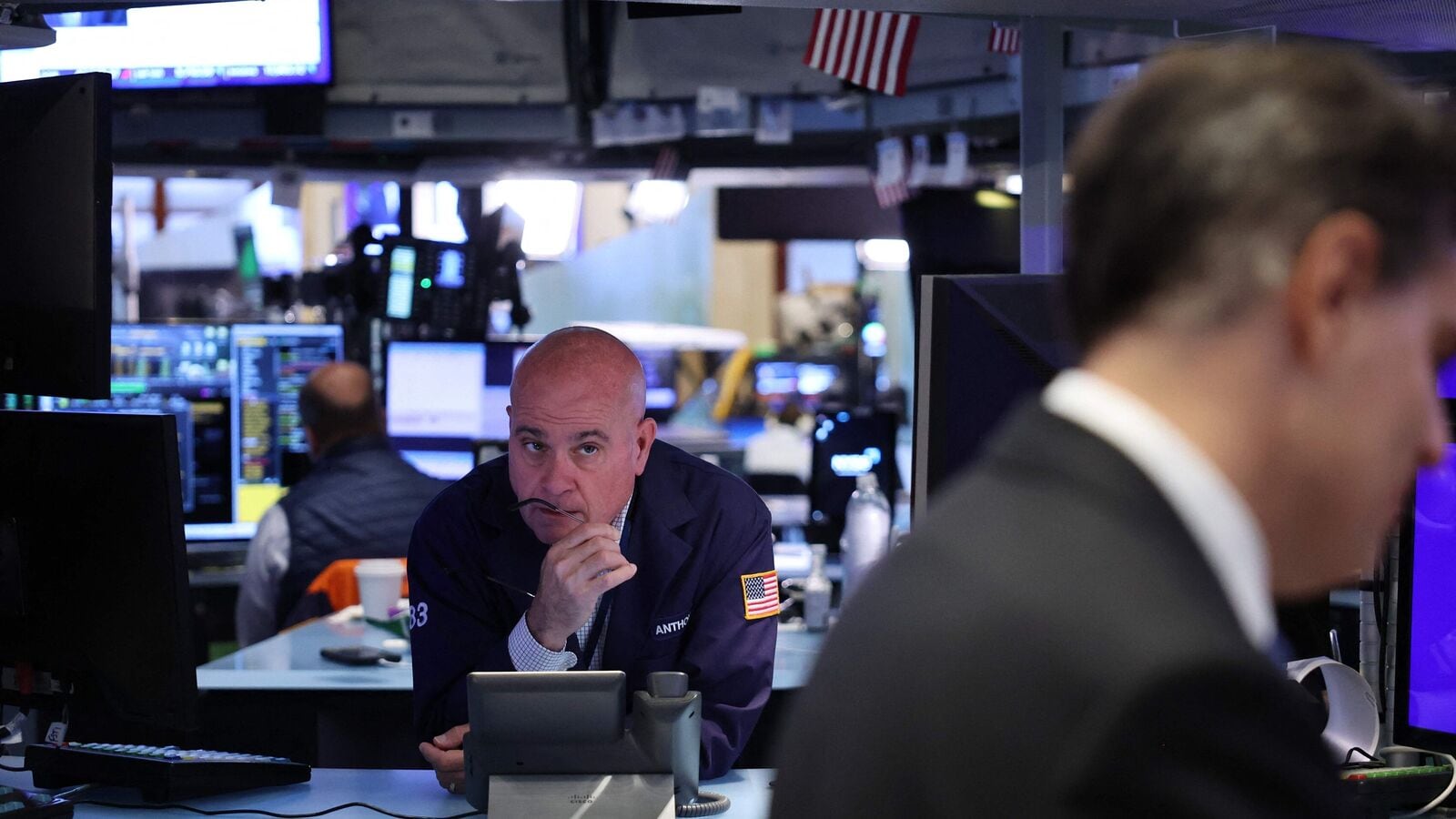 US Stocks Fluctuate as Investors Await Economic Data and Fed Chair’s Insights | Wall Street Today