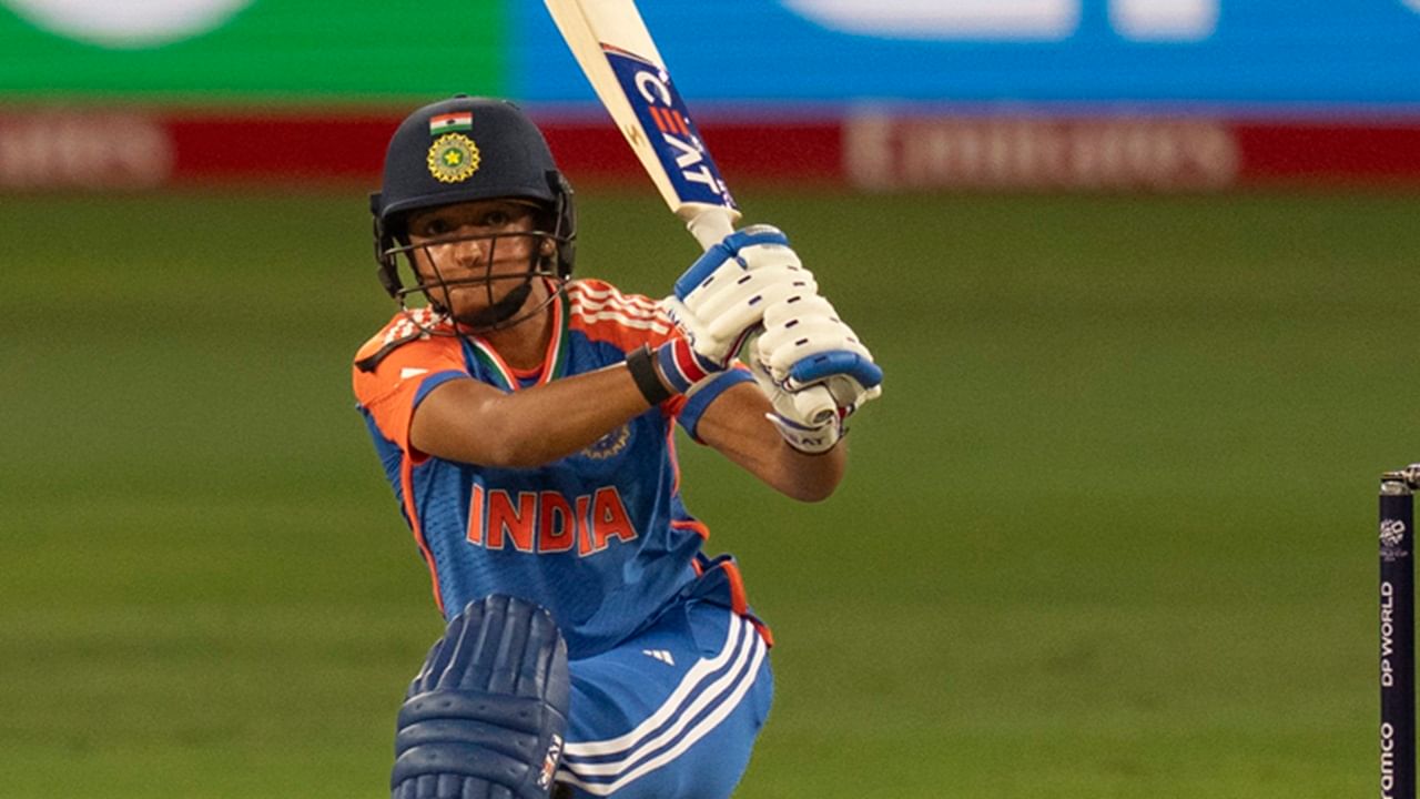 Harmanpreet Kaur's Stellar Fifty: Breaks Smriti Mandhana's Record and Dominates Bowlers!