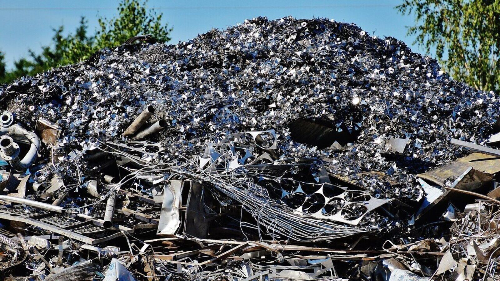 Top 4 Must-Have Metal Recycling Stocks for Investors