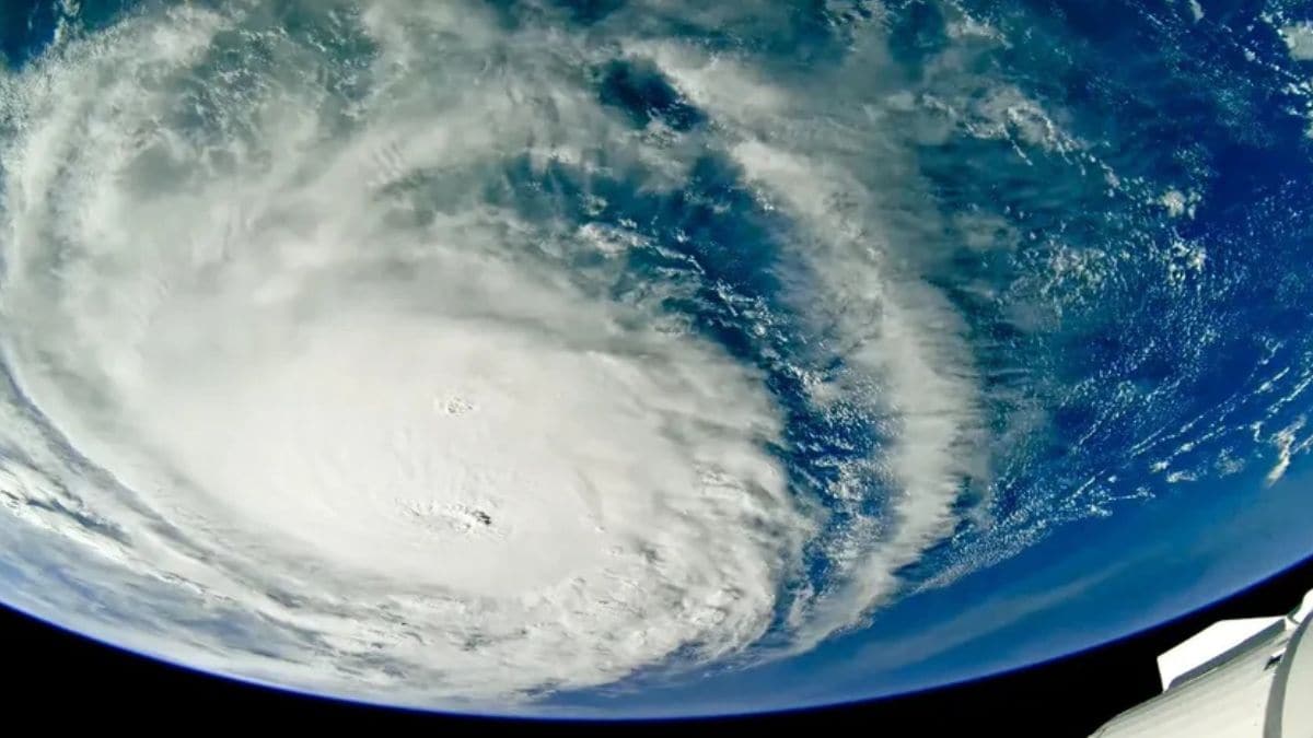 Stunning 4K Footage of 'Mahastorm' Milton Captured 400 km Above Earth